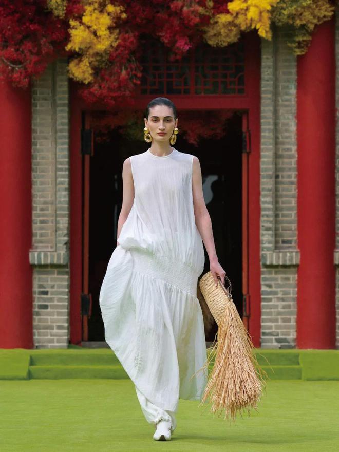 月的末尾要像鞠婧祎一样好事不断冰球突破技巧本周时髦大事｜在四(图7)